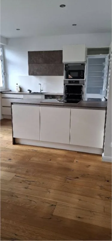 Küche einer Wohnung nach der Endreinigung